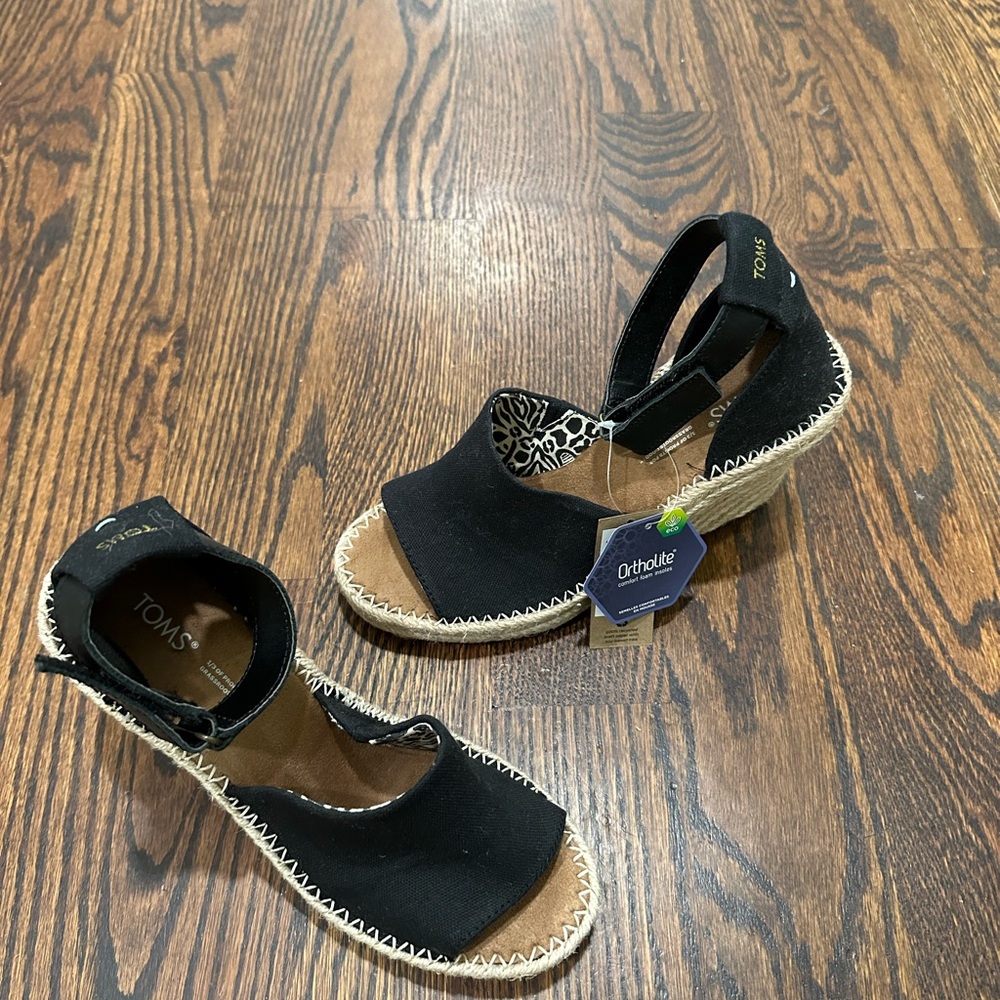 Toms Wedges